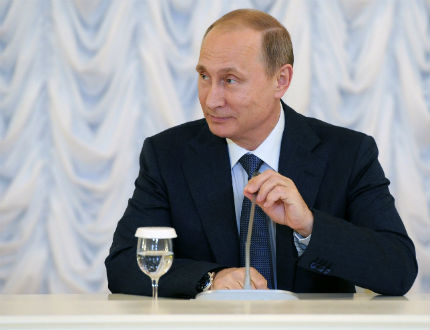 Путин обсъди със сър Елтън Джон по телефона правата на гейовете 