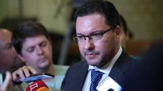 Начело на българската дипломация трябва да застане човек който е