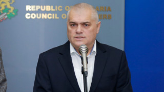 МВР не абдикира, уверява Валентин Радев