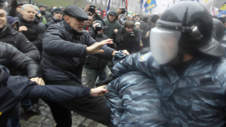Западът да не се меси в Украйна, призова Москва