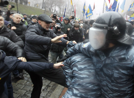 Западът да не се меси в Украйна, призова Москва