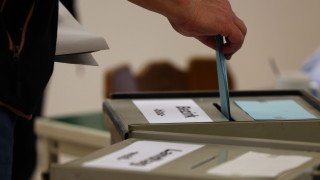 Затвориха избирателните секции в германските провинции Бавария и Хесен където