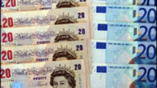 Паундът достигна рекордно дъно спрямо еврото