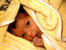 Цигани умориха трето бебе от глад 