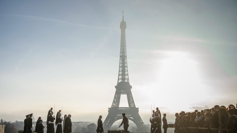 Париж ограничава колите в борба със замърсяването 