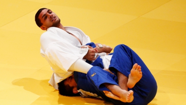 Победа и загуба за Ивайло Иванов в Дюселдорф