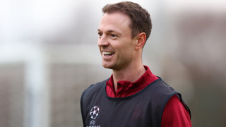 Ветеранът Джони Евнас преговаря за нов договор с Манчестър Юнайтед съобщава