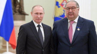 Един от най богатите мъже в Русия Алишер Усманов е прехвърлил