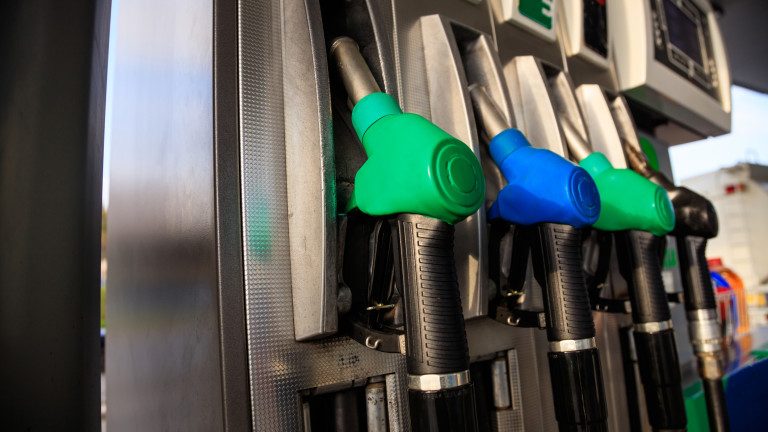 "Ракети и пера": Цените на горивата по бензиностанциите на юг от границата ни падат, защо това е проблем за потребителите