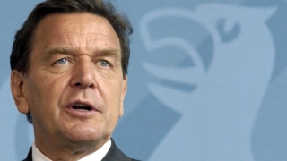 Бившият германски канцлер Герхард Шрьодер отказа да прекъсне контактите си