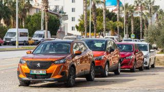 Разкрита е мрежа за търговия с луксозни автомобили ощетила държавната