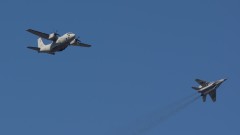 Военни самолети прелитат над София в подготовка за парада на Гергьовден