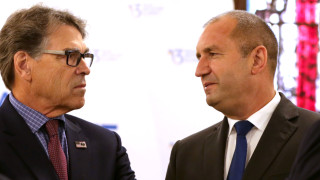 Законът не се коментира, а се спазва, отсече Радев