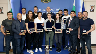 Министърът на младежта и спорта Красен Кралев награди с почетни