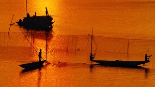 Най малко 25 души се водят изчезнали и се предполага че