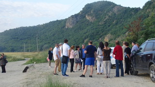 Граждани сигнализираха че без никакви документи са построени минерална баня