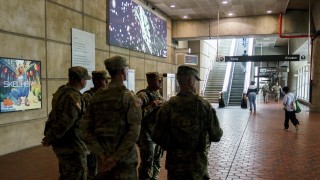Ванс и Хегсет благодариха на гвардията във Вашингтон 