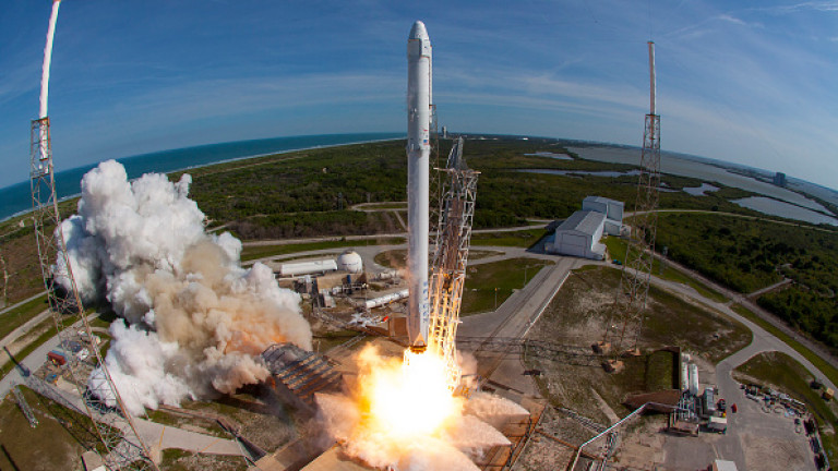 SpaceX, оглавявана от предприемача Илън Мъск, получи пазарна оценка от