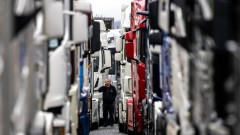 Превозвачите в Черна гора прекратиха блокадите по границите