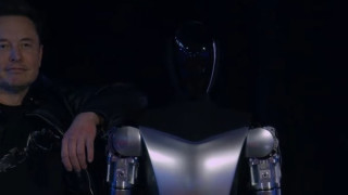 10 000 робота Optimus трябва да бъдат готови тази година