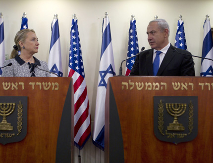 Клинтън увери Нетаняху, че Вашингтон няма да изостави Израел