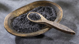 Черната сол и богатият ѝ минерален състав, който я прави толкова полезна за човешкия организъм
