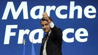 През първите шест месеца от мандата си френският лидер Еманюел