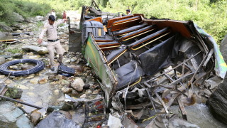 Броят на загиналите при наводненията в двата индийски щата Асам