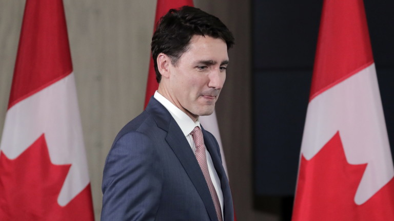 Снимка на Трюдо с тюрбан и боядисано кафяво лице предизвика скандал в Канада
