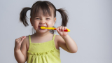 Д-р Ибришимов: Не плашете децата със зъболекарите