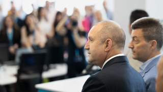 Президентът Румен Радев разчита на младите българи за доброто бъдеще