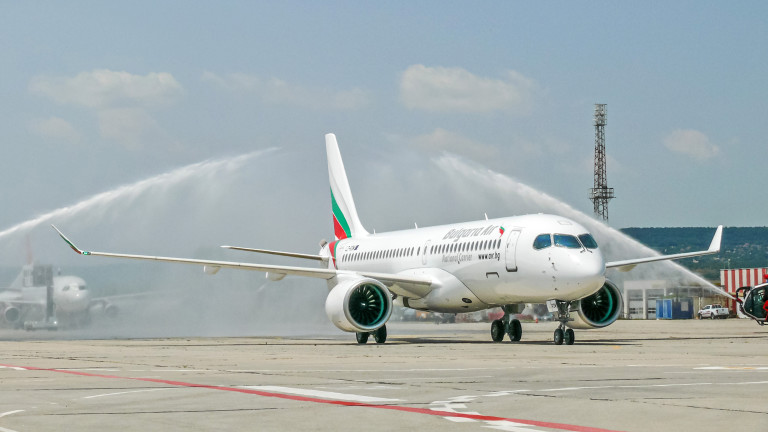 Първият Airbus A220 доставен на България Еър
