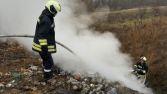 Пожар в сметището край Шереметя вдигна на крак пожарната във Велико Търново
