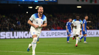Англия победи Италия с 2 1 в двубой от от Група