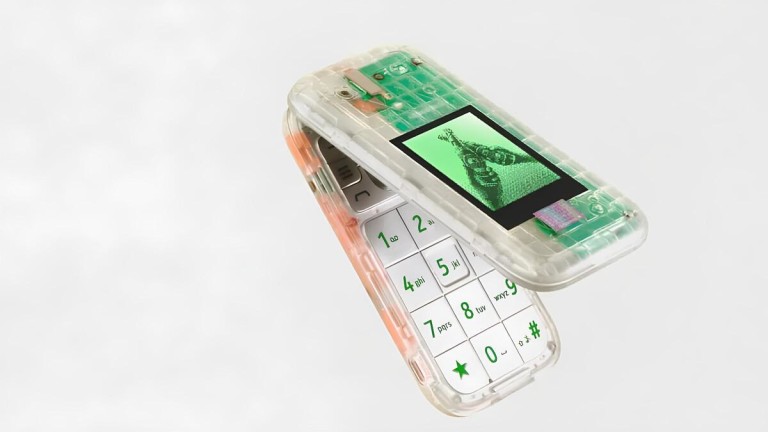 Снимка: The Boring Phone - скучният телефон, който ще ни върне социалния живот