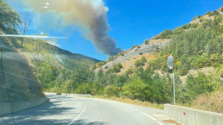 Пожари горят в Родопите и в Провадийско