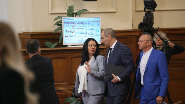 Павлова се хвали с успешно европредседателство пред депутатите