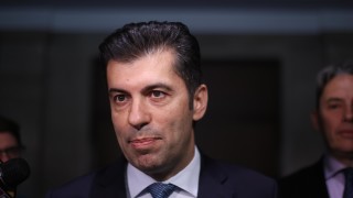 Петков за референдумa за еврото: Има въпроси, на които  Конституцията слага рамки