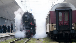 Влаковете са на 35 40 години и са технически изправни Пътниците