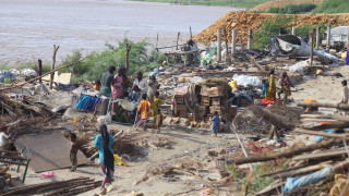 Властите в Пакистан евакуираха над два милиона души в провинция