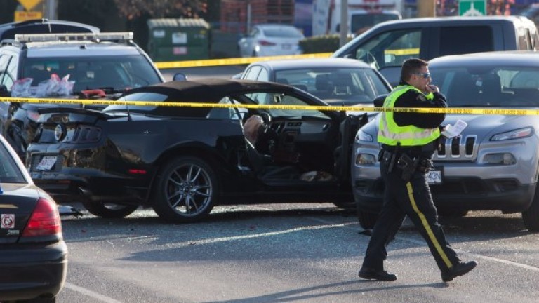Полицай загина при престрелка в Канада