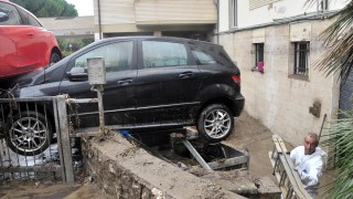 Броят на загиналите при наводненията в Италия достигна 8 души