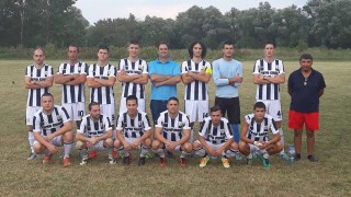 Футболният отбор на Искър Чомаковци остана почти без играчи за