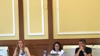 Ангелкова: Министерството не взема нито лев от концесиите