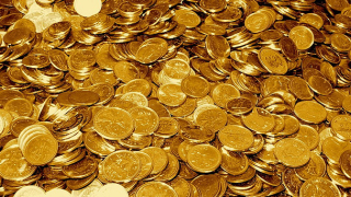 Фючърсите на златото скочиха до невиждана в историята стойност