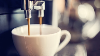 Американски милионер: Отказването от сутрешната чаша кафе може да ви направи богати