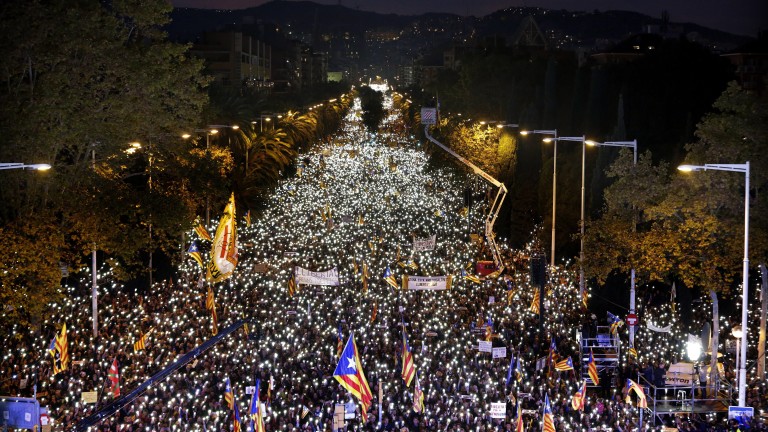 Повече от 750 000 каталунци протестират в Барселона 