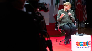 Канцлерът на Германия Ангела Меркел отхвърли критиката за ниските разходи