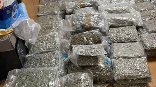 Митническите служители откриха 97 952 кг марихуана в яхта превозвана