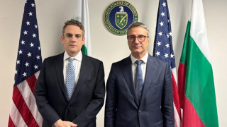 Енергийният министър обсъди приоритетите на сраната ни в сектора с Джеймс Данли в САЩ